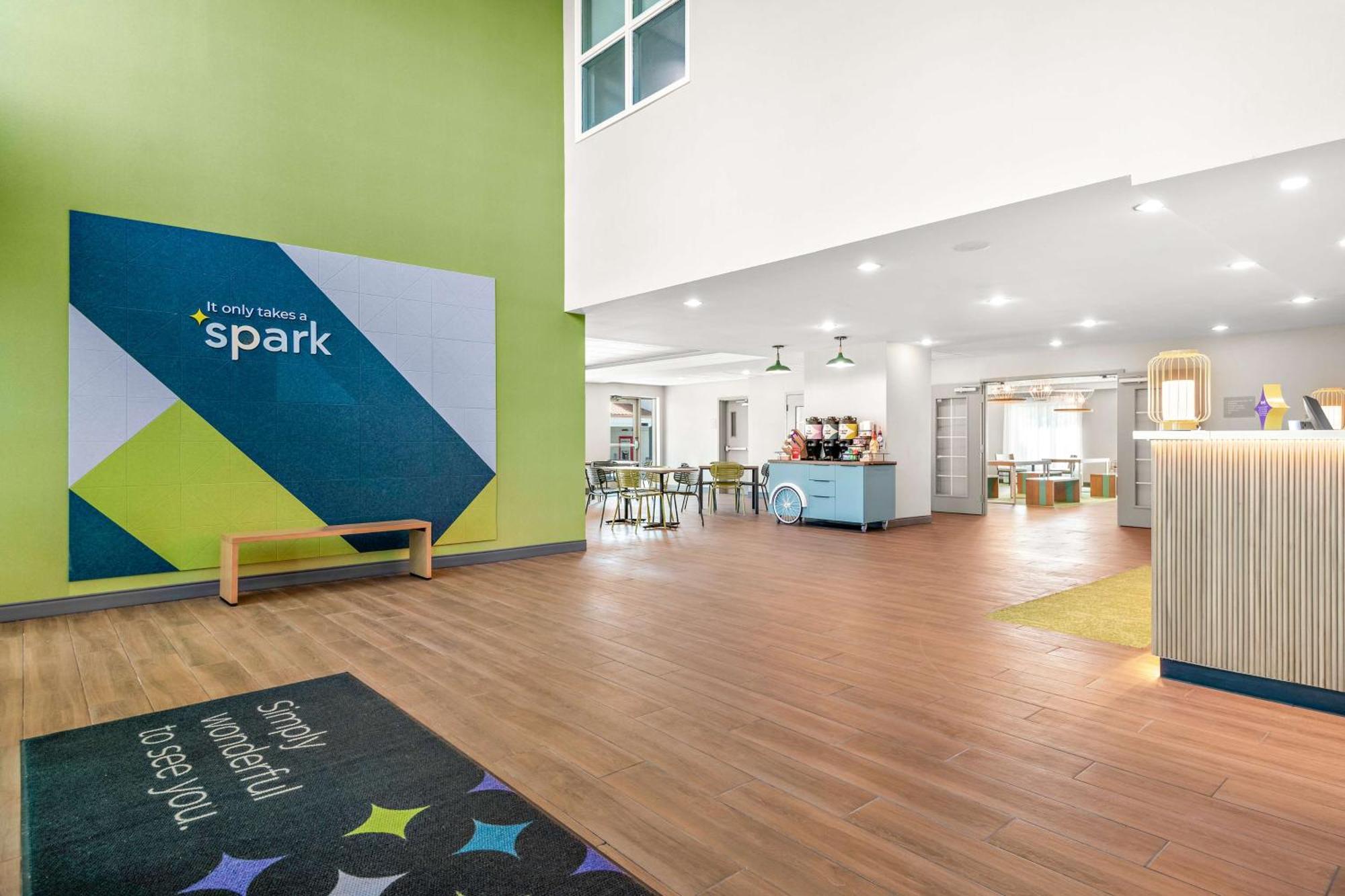 Spark By Hilton Exton Exterior foto